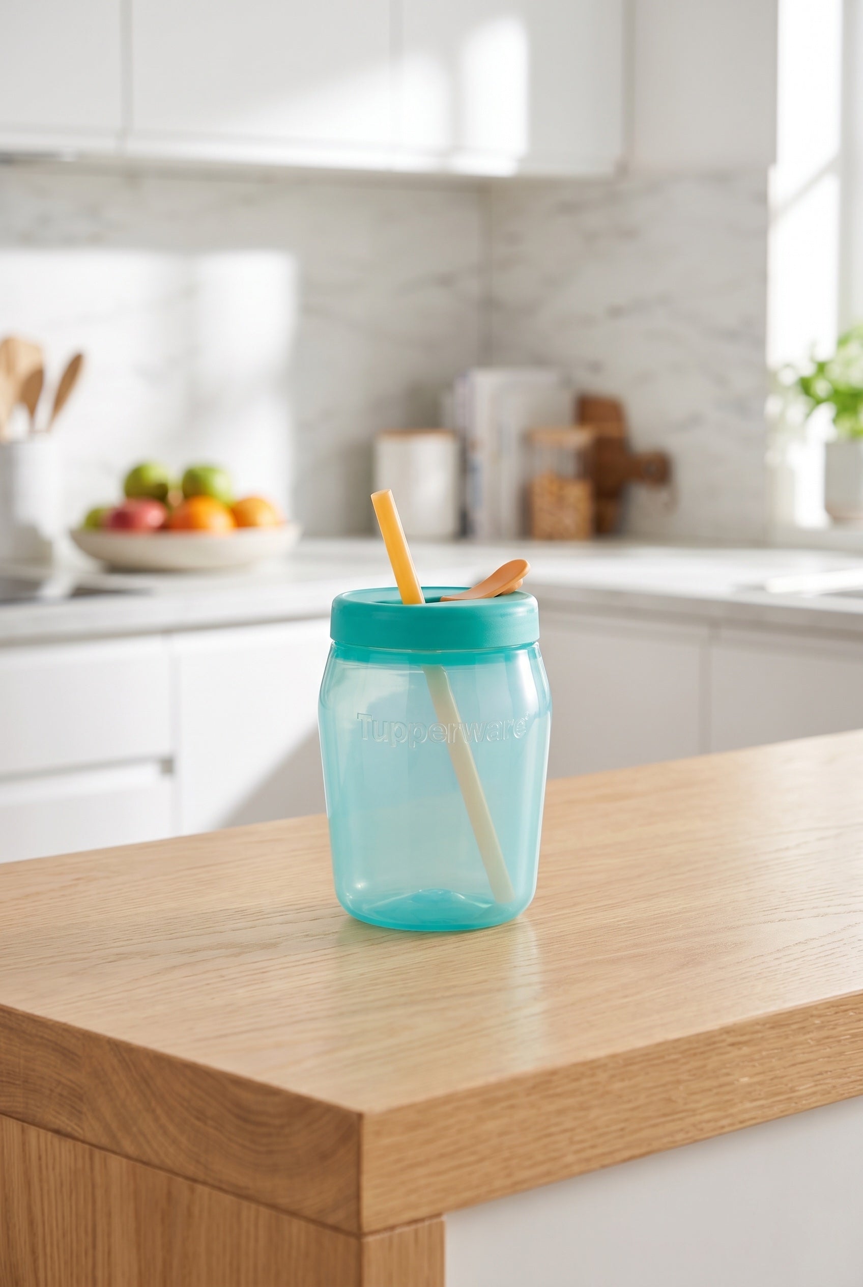 Univerzális Palack 550ml - szívószállal
